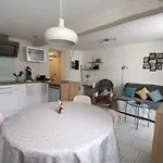 Cosy Gite, King Bed, Fast Wifi Apartment Jungholtz