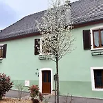 Apartment Cosy Gite, King Bed, Fast Wifi Jungholtz