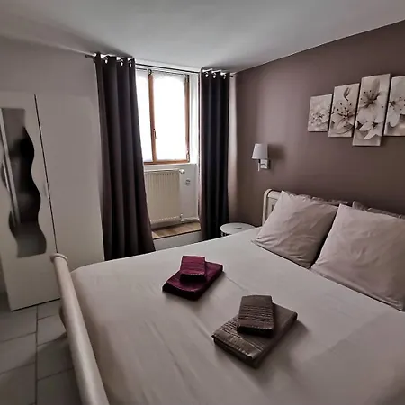 Cosy Gite, King Bed, Fast Wifi Jungholtz