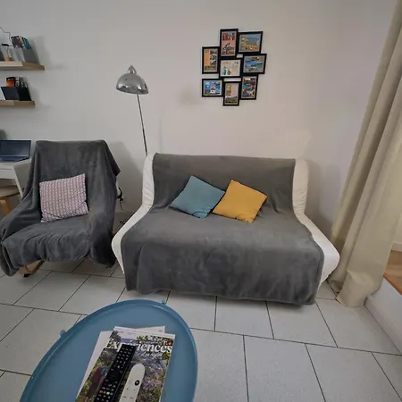 Cosy Gite, King Bed, Fast Wifi アパート *