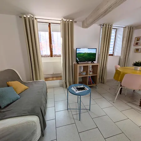 アパート Cosy Gite, King Bed, Fast Wifi Jungholtz