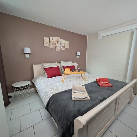Cosy Gite, King Bed, Fast Wifi Appartamento