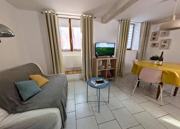 公寓 Cosy Gite, King Bed, Fast Wifi 朱霍尔茨